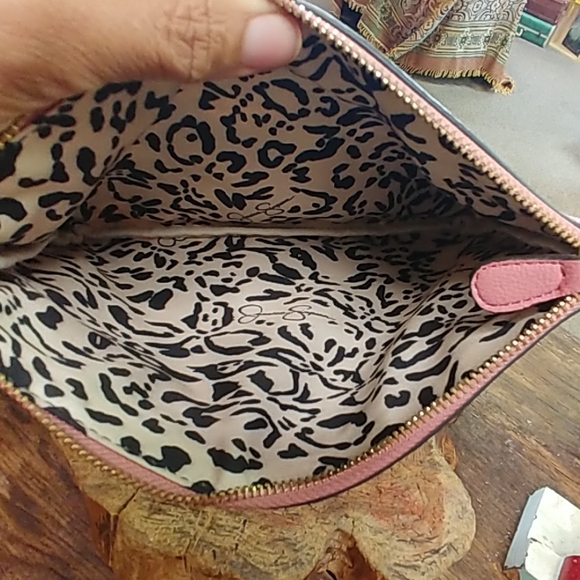 JESSICA SIMPSON WRISTLET - Picture 4 of 5